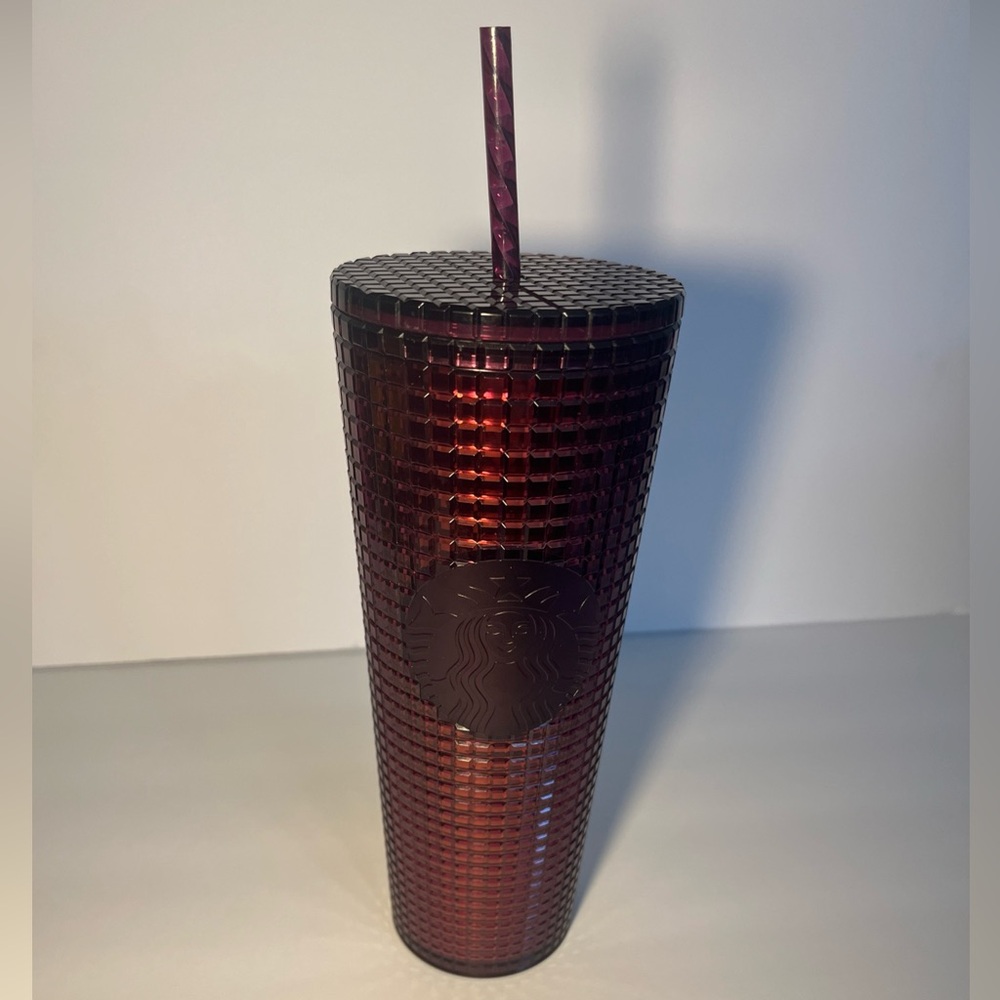 NEW Starbucks Christmas Merlot Red Grid 24 Oz Venti Tumbler Winter Holiday